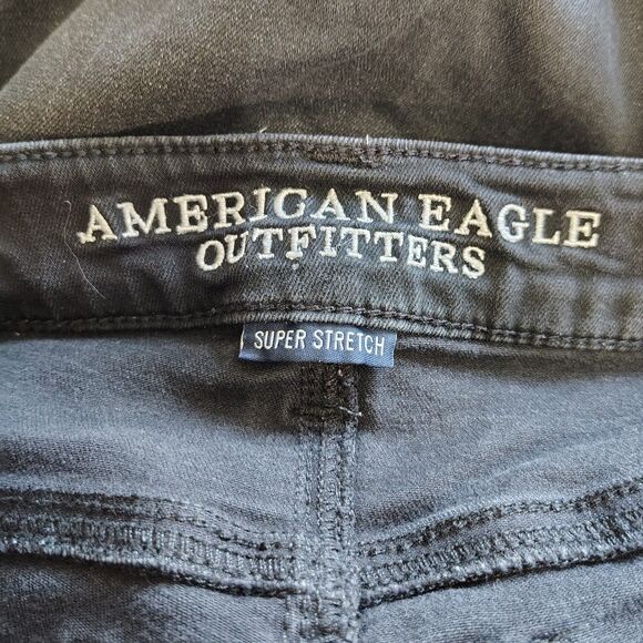 AMERICAN EAGLE Mid Rise Jegging Sz 4 Women's Black Distressed Stretch Jeans - Picture 4 of 4